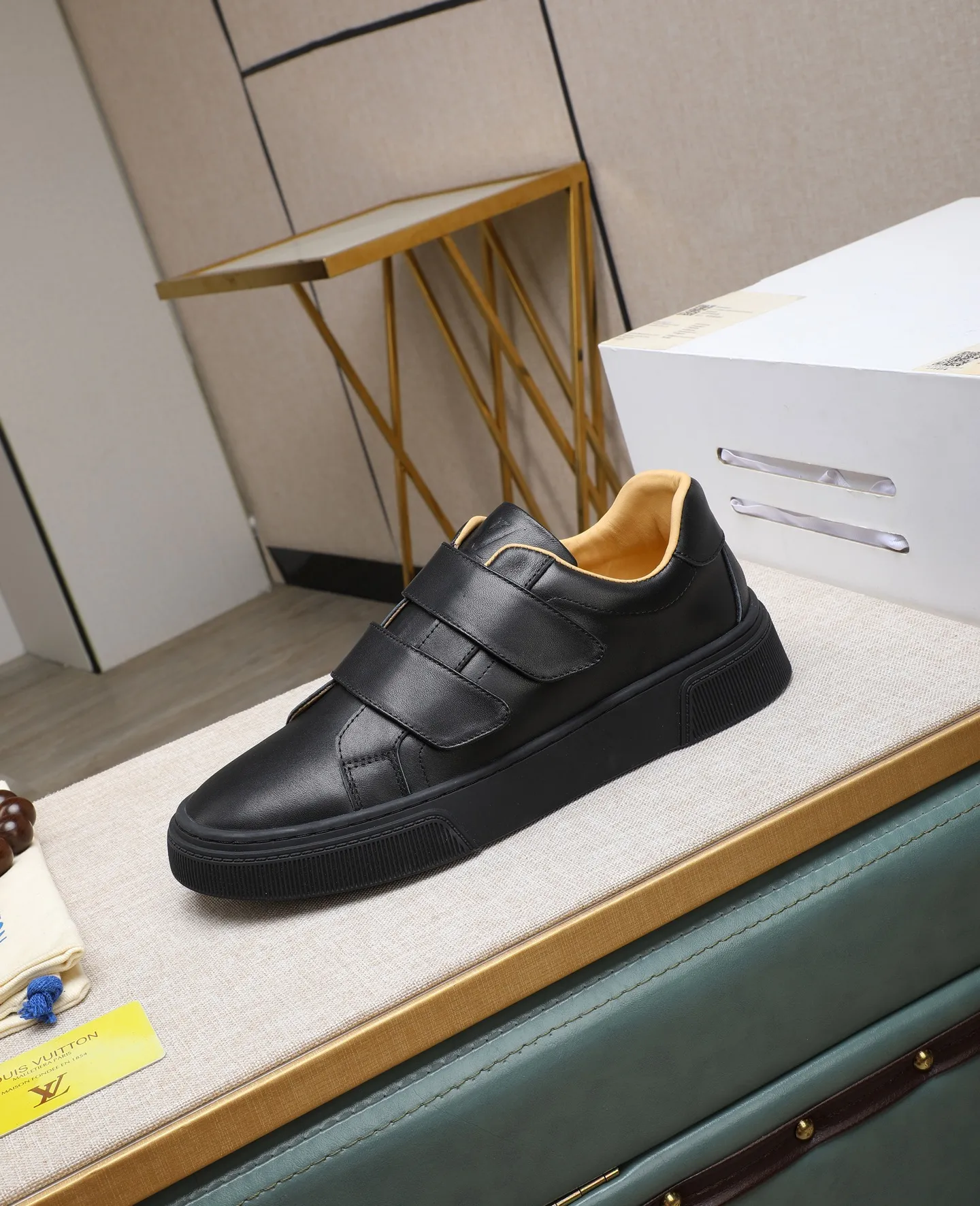 Men's shoes 💰460 [LV～] Men's casual shoes 2025z cabinet sales simultaneously 🔶Size: 38-44 #️⃣ 🔷3 colors🔜The upper is made of multi-material splicing➕cow leather lining, comfortable and breathable, sole: original comfortable and wear-resistant outsole, ⚠️real thing📱photographed🎬real thing is better📢📢📢